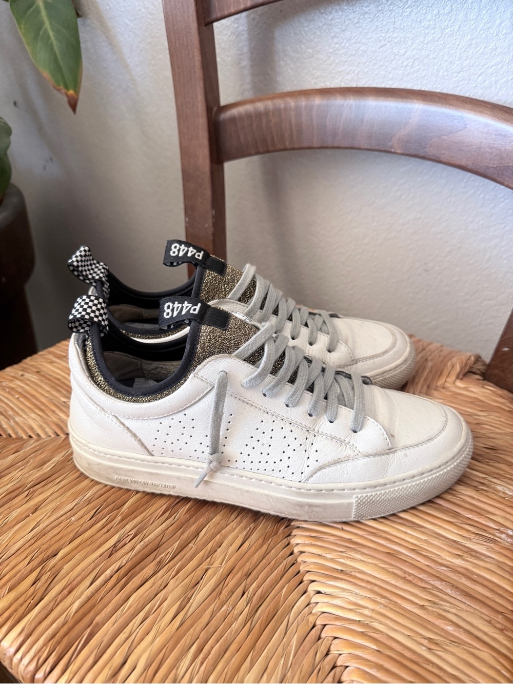 P448 John White Gold Glitter Leather Low Top Sneakers Womens Size 38 EU 7.5 US